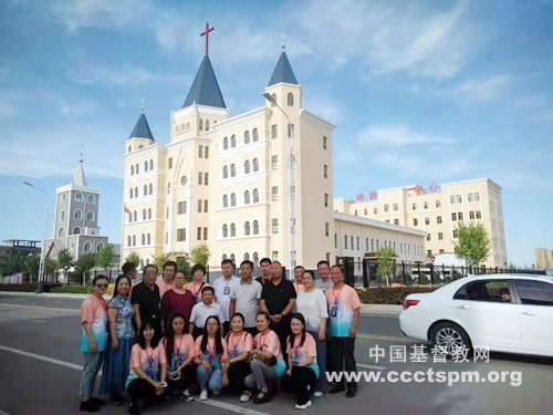 内蒙古圣经学校2014届大专班学生到访乌拉特前旗基督教会 内蒙古圣经学校2014届大专班学生到访乌拉特前旗基督教会