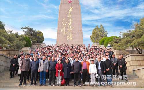 1554711676804712.jpg f缅怀革命英烈.jpg