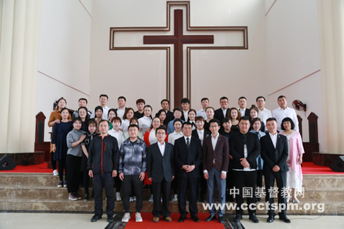 s东北神学院2016级圣乐班.jpg