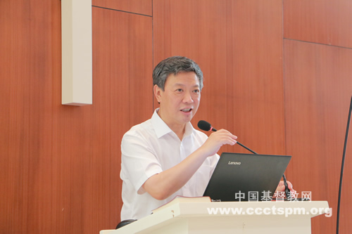 吴巍牧师主讲r.jpg