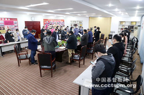 _全体教职人员会议照片1.jpg