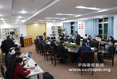 _全体教职人员会议照片2.jpg