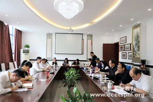 d专职教师会议.jpg