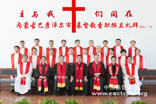 h合影.jpg