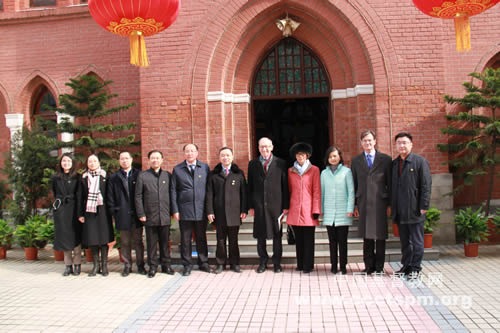 英国首相特雷莎•梅的丈夫菲利普•梅及皇室成员访问武汉市基督教荣光堂