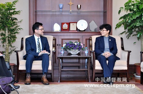 林曼红副总干事接待联合卫理公会一行