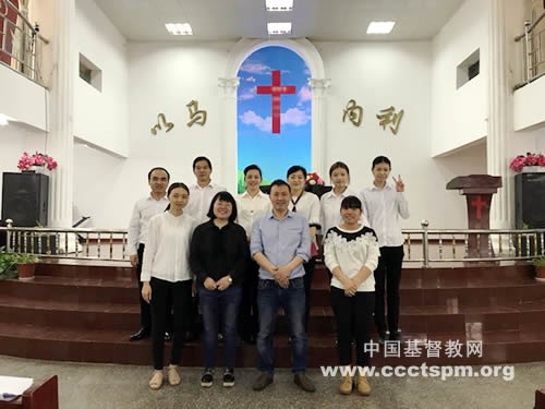  把社会主义核心价值观深入到基层教会