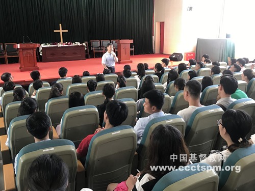 迎新生 展新貌 换新颜