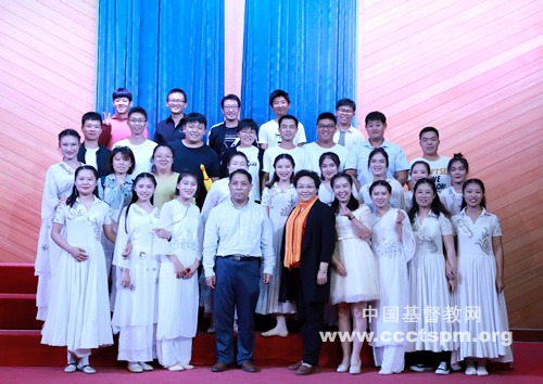 山东神学院“庆国庆•迎新生”联欢晚会