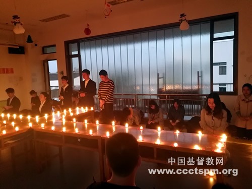 近主十架，默想主恩