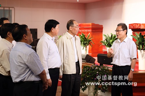 中共中央书记处书记、中央统战部部长尤权同志​莅临金陵协和神学院调研考察