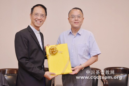 联合圣经公会代表团访问中国基督教两会