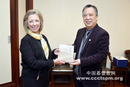 徐晓鸿牧师接待美国基督教访问团