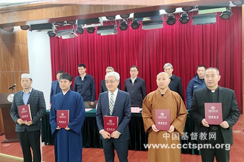 十六载初心如磐　新征程奋楫笃行