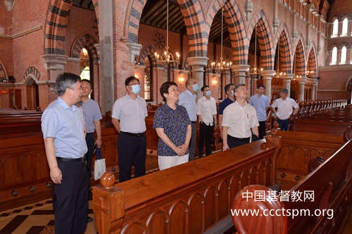 上海市民族和宗教事务局局长王珏走访基督教全国两会