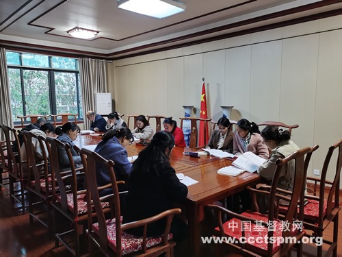 阅读经典的过程是体验经典、与诗人谈心交心的过程