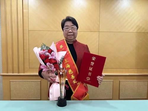 第一届“上海慈善奖”表彰活动近期举行 ，陈吉宁龚正会见获奖代表