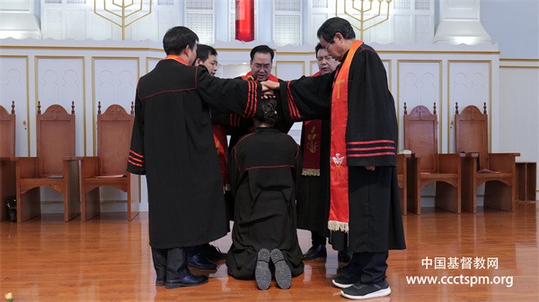 陕西省基督教两会圣职按立典礼在汉中顺利举行