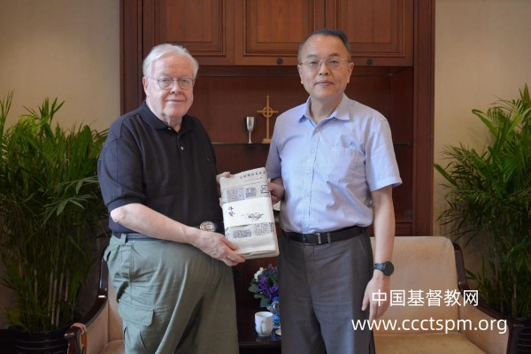 魏克利牧师访问基督教全国两会