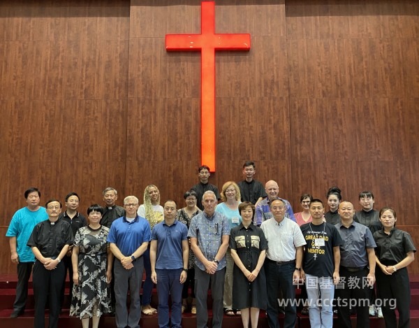 无锡市基督教两会接待美国长老会外展基金会访问团来访