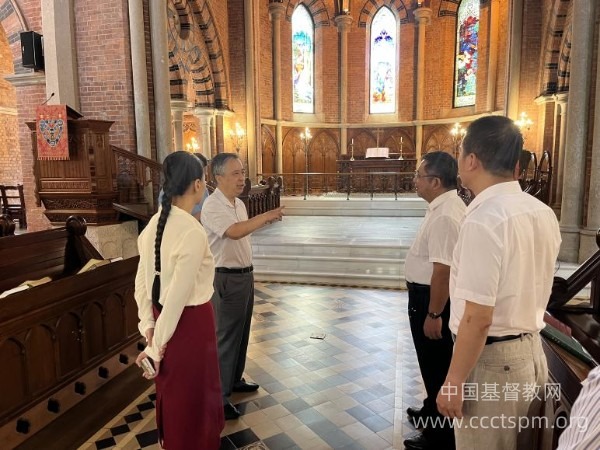 徐晓鸿牧师接待广西壮族自治区民宗委一行