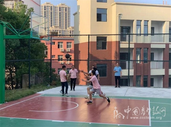 江西圣经学校举行秋季篮球友谊赛