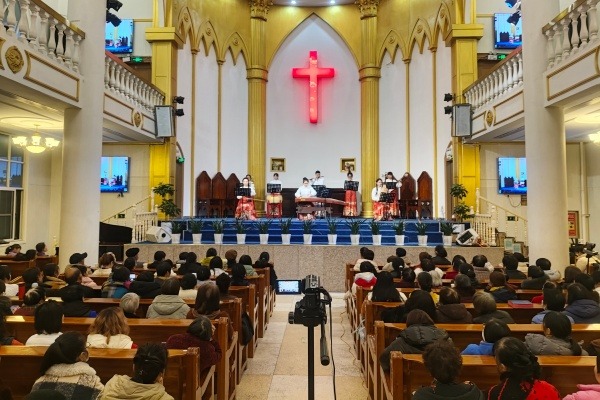 河南神学院举办“普世欢腾·荣耀降临”平安夜晚会