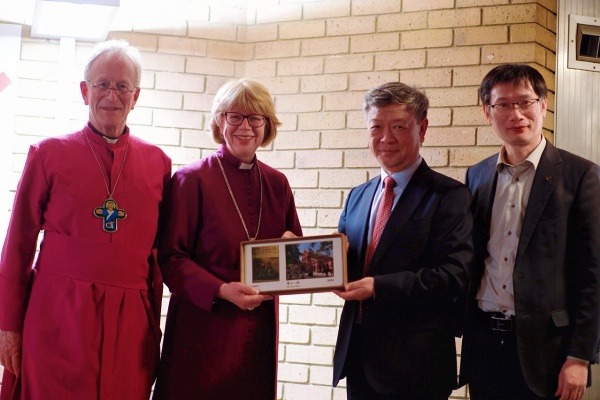 吴巍牧师一行赴英国参加坎特伯雷大主教升座典礼