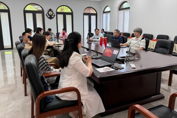华东神学院举行本学期第四次教学研讨活动