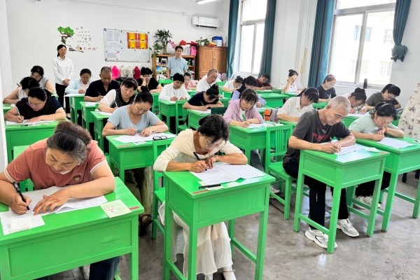 陕西省基督教教牧骨干素质提升培训班、陕西圣经学校神学大专班招生考试顺利举行