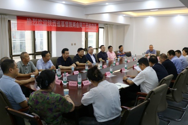 追寻红色足迹，深化爱国爱教