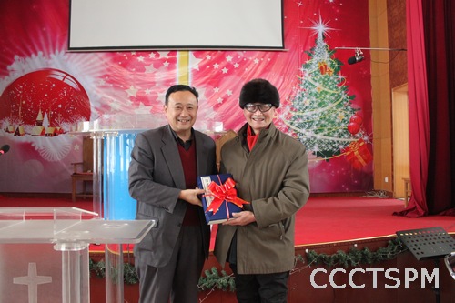 “诵经典 爱中华”