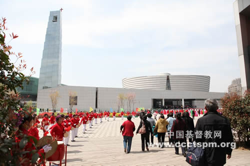 南京市基督教圣训堂举行隆重的感恩礼拜及落成典礼