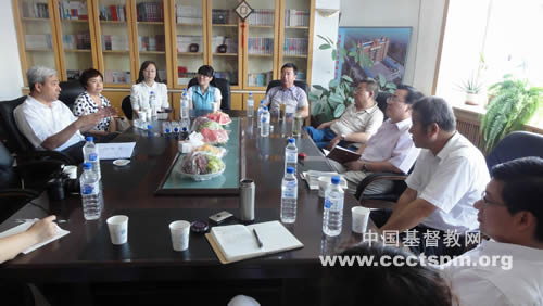 以灵相通、以爱相系