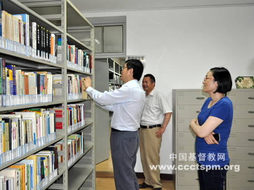 华东神学院接待上海市民宗委主任一行