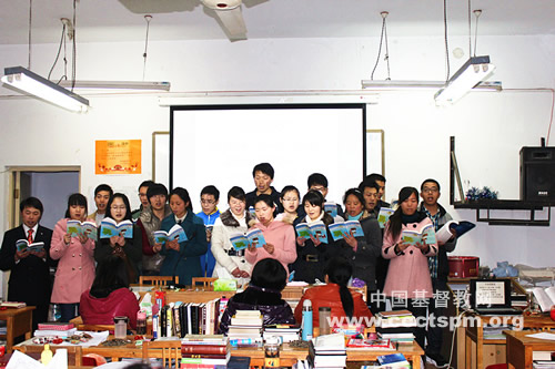 河南圣经专科学校举办生日交通会
