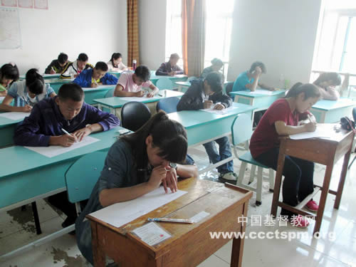 云南基督教神学院举行2013年招生考试