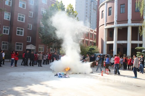 河南圣经专科学校举办消防知识讲座