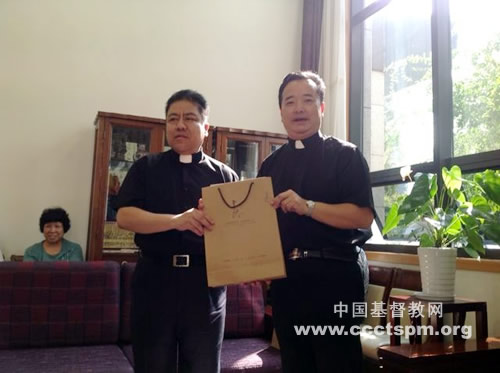 天津市基督教会山西路堂堂委会成员访问杭州市教会