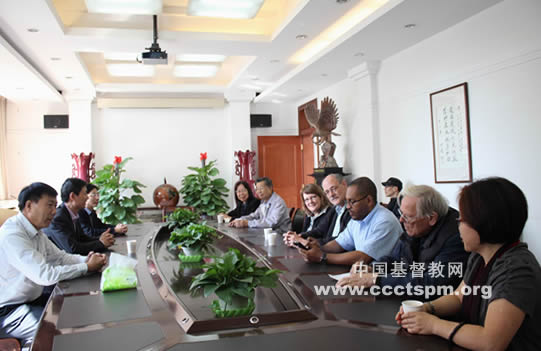 河南省基督教两会接待中美促进会一行