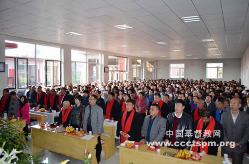 包头市东河区沙尔沁教会举行贺堂庆典
