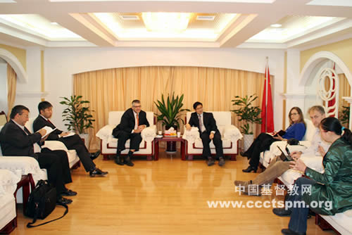 美国归正宗一行访问陕西省教会