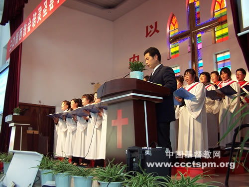 “扎根在神的话语上”——连云港灌南县三口教堂举行培灵圣会