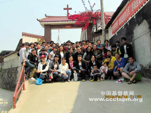 云南基督教神学院毕业班师生走访云南地方教会