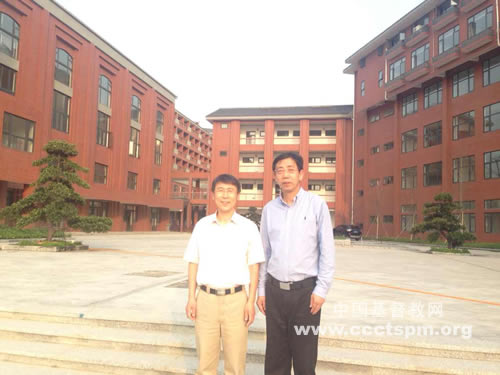 《中国宗教》杂志社韩松社长视察福建神学院