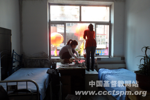 哈利路亚青年团契走访天赐敬老院