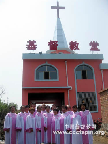 包头市土默特右旗大城西乡小板申气村举行基督教献堂