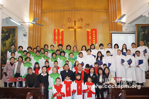 广州市基督教河南堂举行复堂33周年纪念