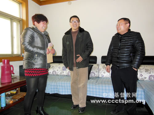 洛阳市基督教两会春节前看望慰问特困群众
