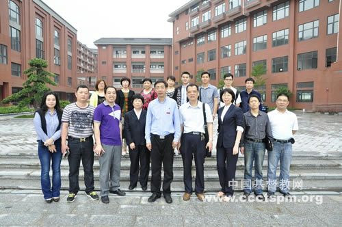 多一份关心支持，尽一份力量奉献